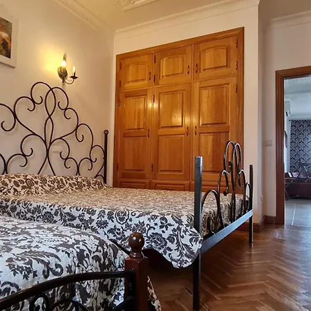 Villa De Nazare