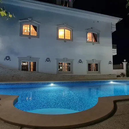 De Nazare Villa Maceira (Leiria)