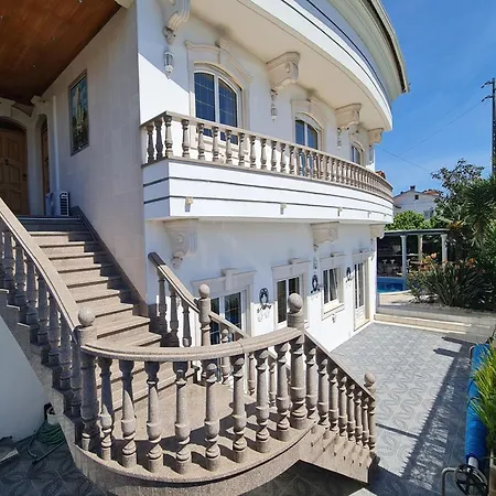 Βίλα De Nazare Maceira (Leiria)